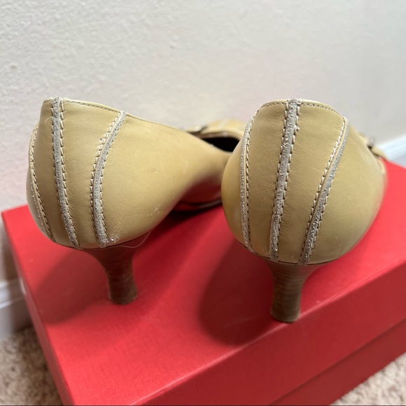 Vintage Salvatore Ferragamo 9B Kitten Heels Camel Beige - Picture 6 of 8